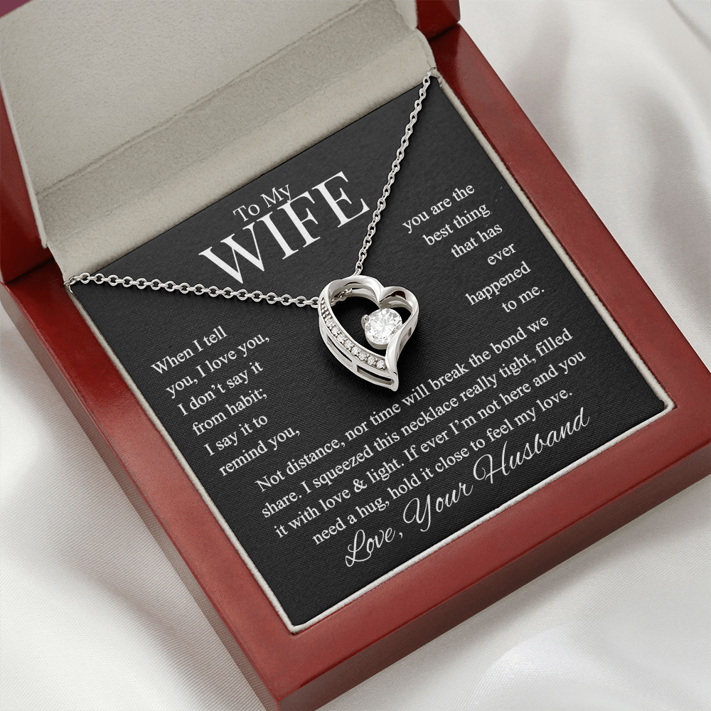 Necklace pendant and box